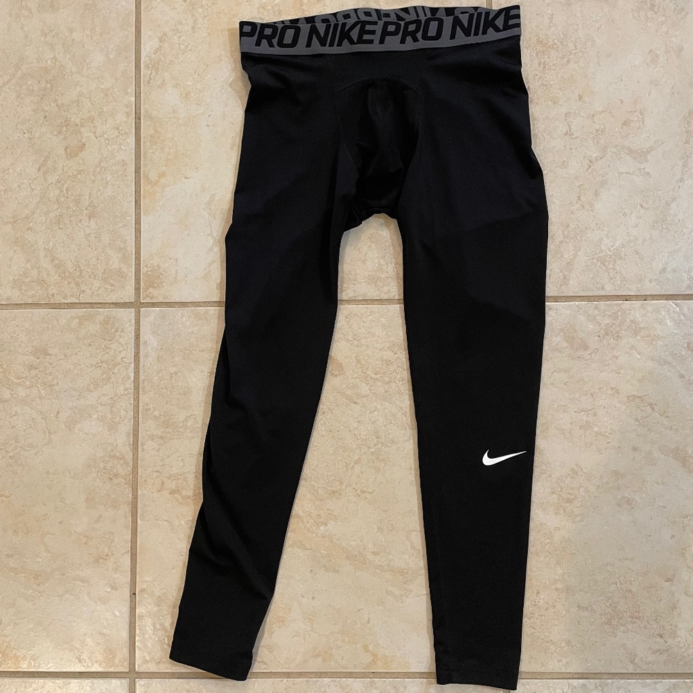 NIKE Pro Mens Size L Black Athletic Pants Capri Leggings compression - Great
